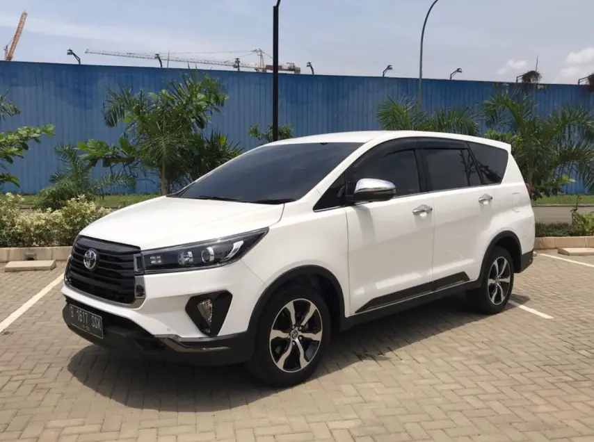 Sewa Mobil ke Teluk Love Jember: Rute, Estimasi Waktu & Spot Foto Terbaik