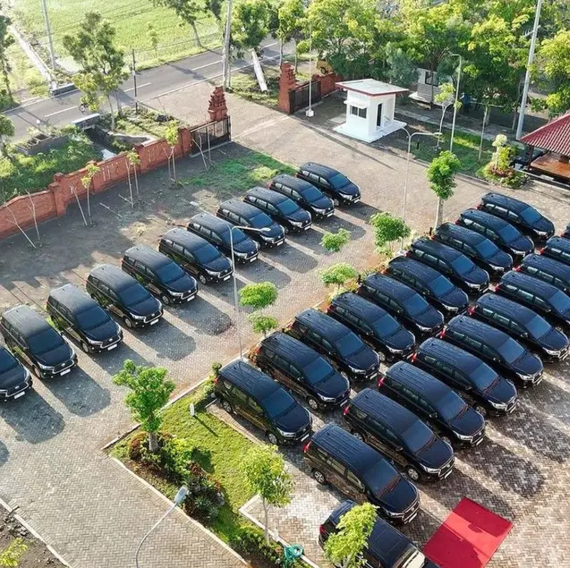 Sewa Mobil untuk Perjalanan Dinas di Jember: Solusi Transportasi Profesional untuk Perusahaan & Instansi