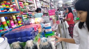 Toko Alat Jahit Bisa Rawan Rayap Jika Banyak Kardus dan Meja Kayu Disimpan di Area Lembap